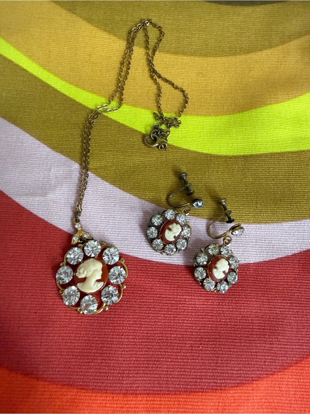Vintage 1960s  Molded Cameo with Rhinestone Halo and Matching Screw-back earring